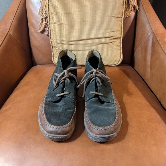 Clarks Hodson Mid Faux Suede Round Toe Moccasin Boots M8 - Picture 2 of 7